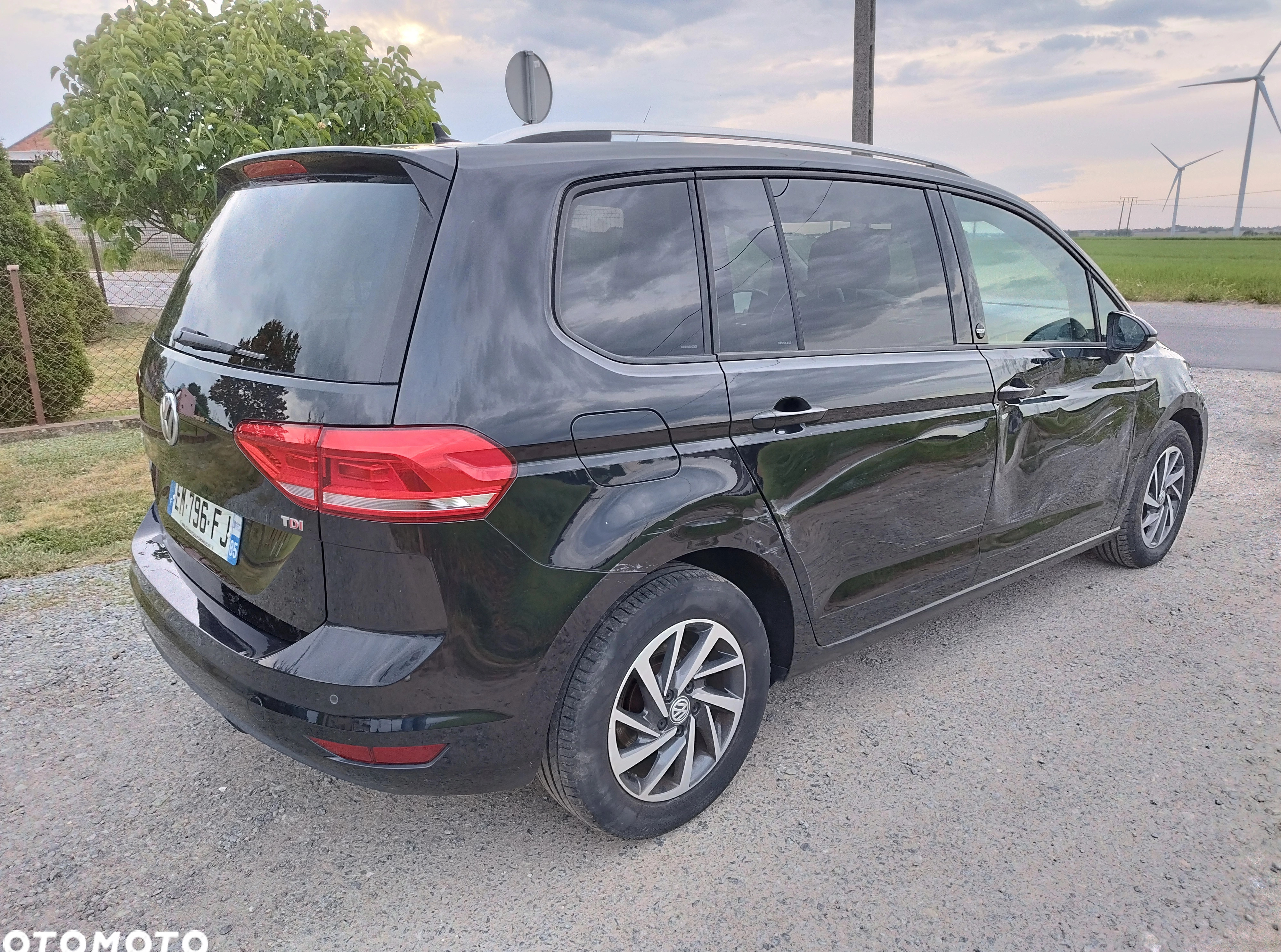 Volkswagen Touran cena 34900 przebieg: 149000, rok produkcji 2017 z Kępno małe 326